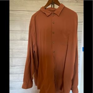 TravelSmith XX-Large Men’s long sleeve button down shirt.